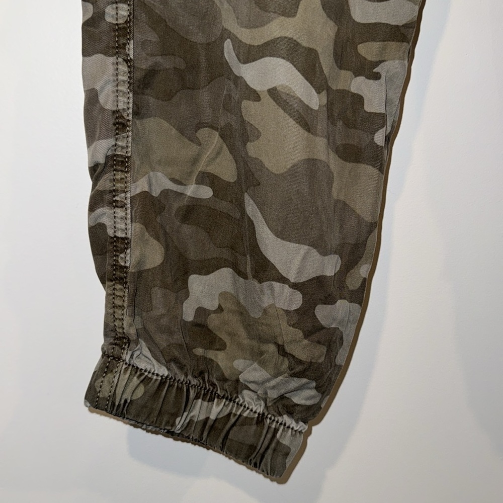 NWOT American Eagle Camouflage Jogger Medium - Picture 4 of 9